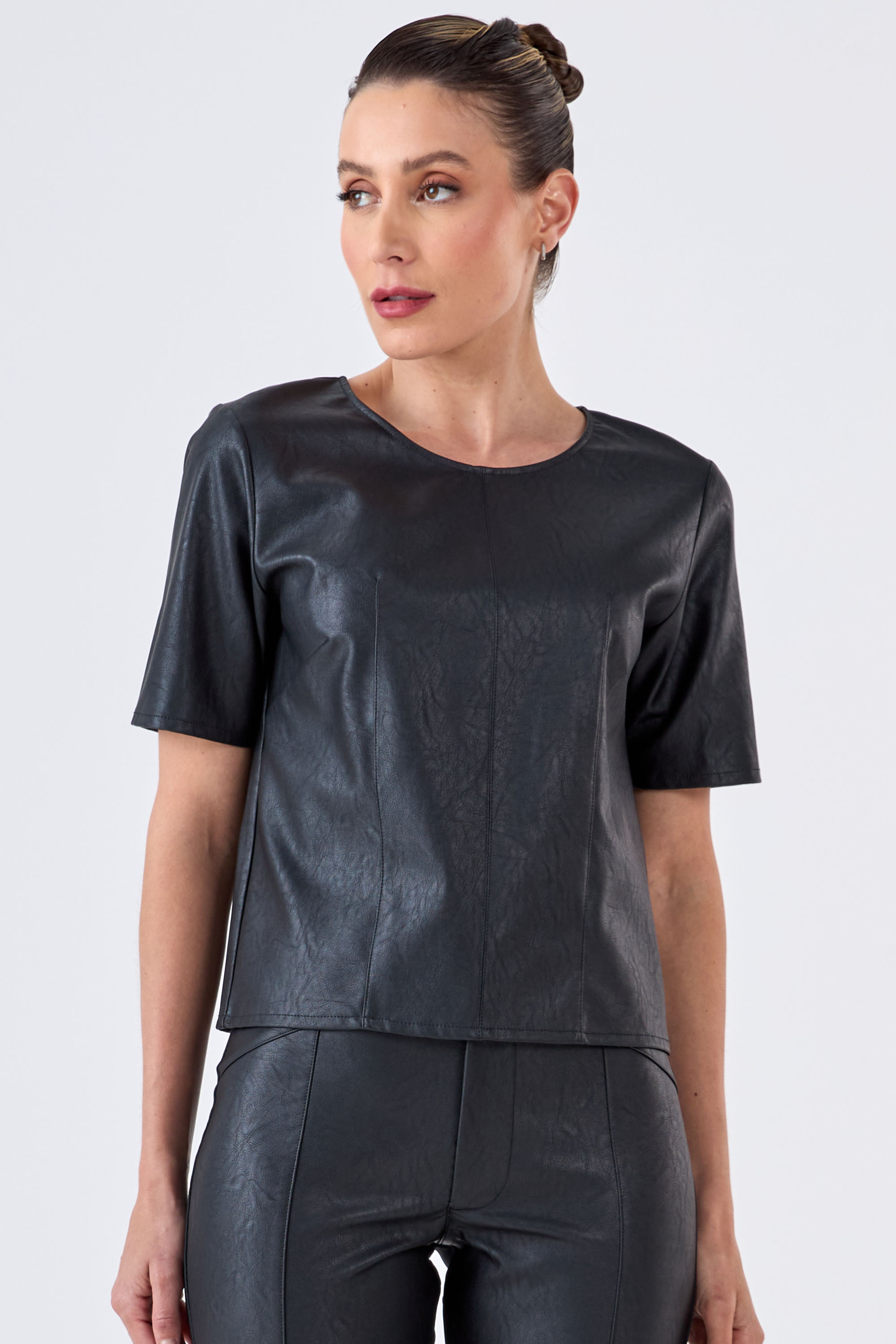 Blusa Versátil Couro Sintético Preta