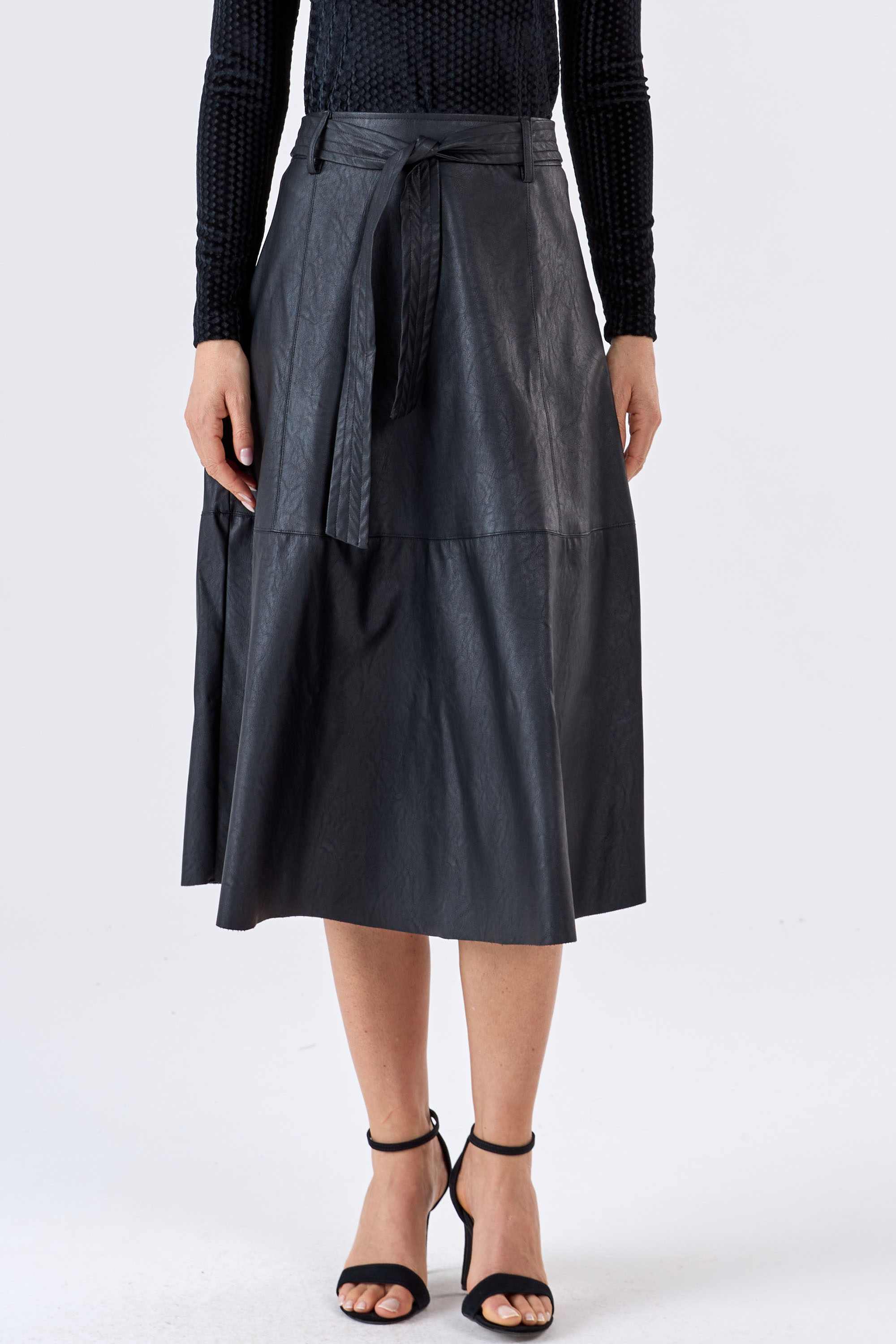 Saia Midi Versátil Moderna Couro Sintético Preta